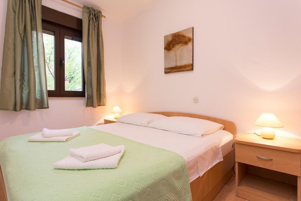 Apartment Julijana Krk Town Esterno foto